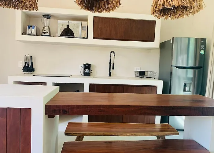 1 Bed Private Balcony Great Location *