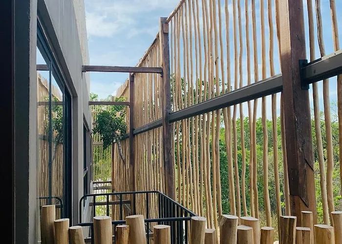 1 Bed Private Balcony Great Location