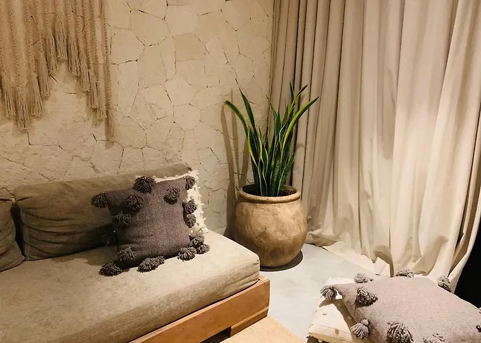 1 Bed Private Balcony Great Location Apartamento